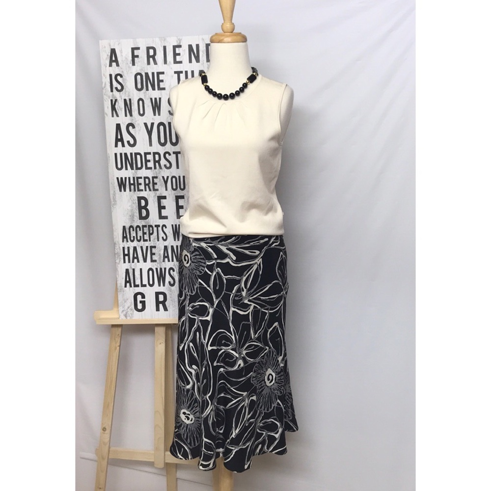 ELLEN TRACY silk skirt.